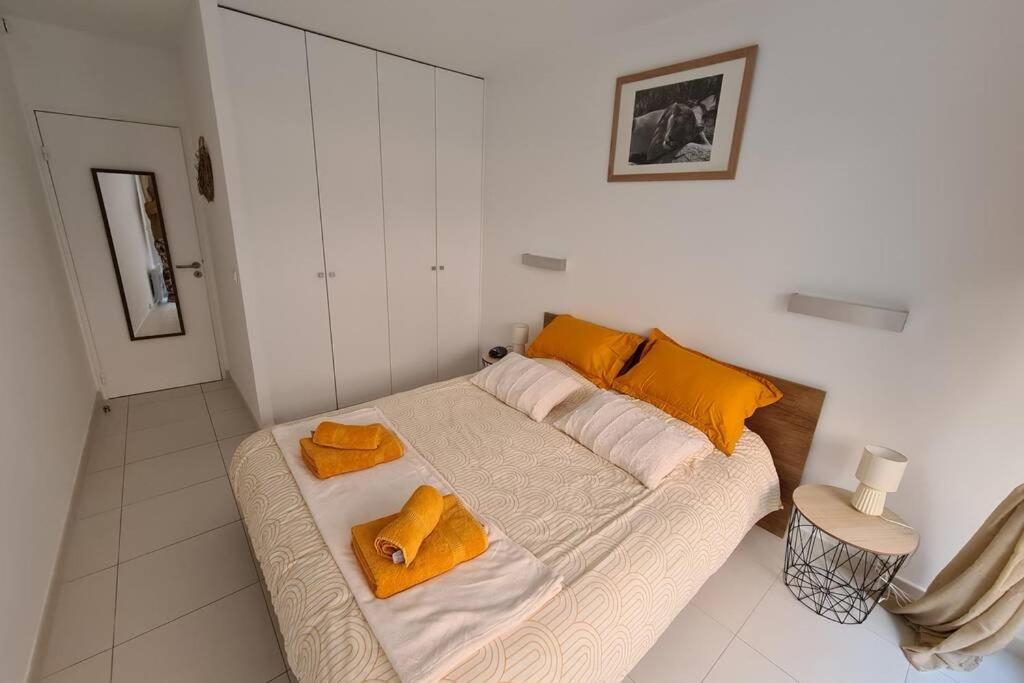 Le Lodge, T2 Classe 3 Etoiles Avec Jardin, Parking, Piscine & Mer A 2 Pas Ментона Экстерьер фото
